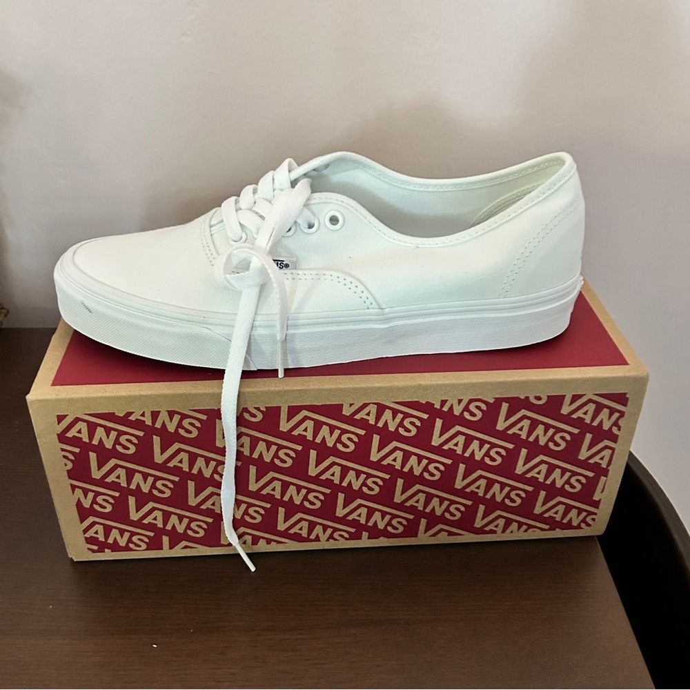 Lace up Vans classic white plimsolls-unisex